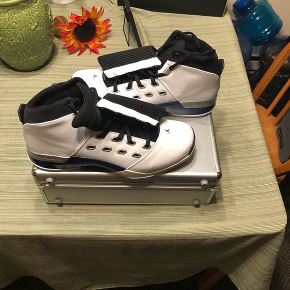 OG Retro 17’s Wizards Home - Picture 2 of 5